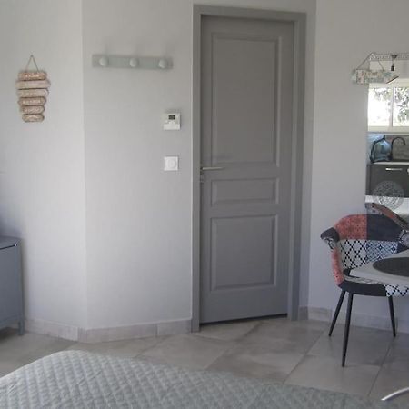 Studio Tout Confort Au Coeur Des Graves Portets Exterior photo